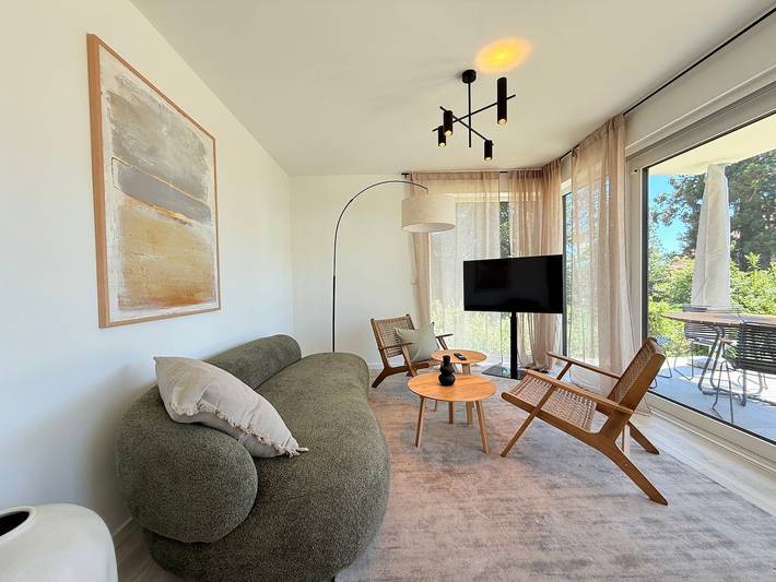 Ferienwohnung für 4 Personen, mit Terrasse und Garten sowie Seeblick in Unteruhldingen