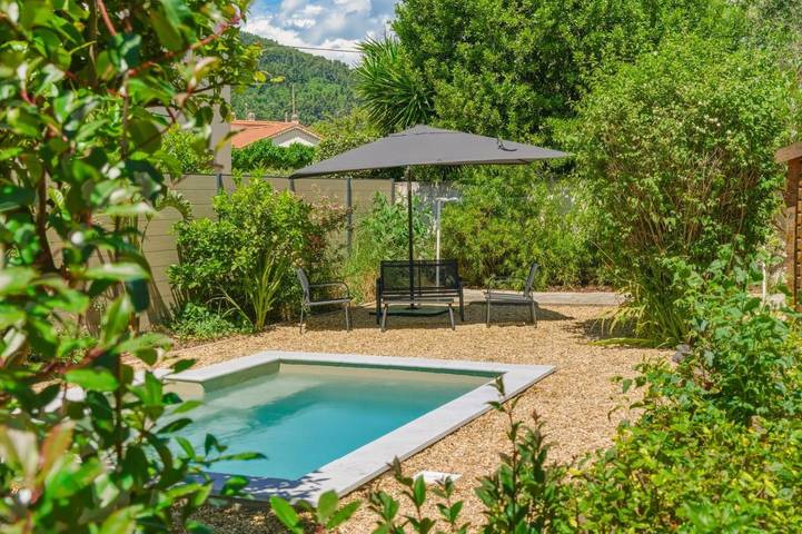 Villa pour 9 personnes, avec Jacuzzi et Terrasse ainsi que Jardin et Piscine à La Valette-du-Var