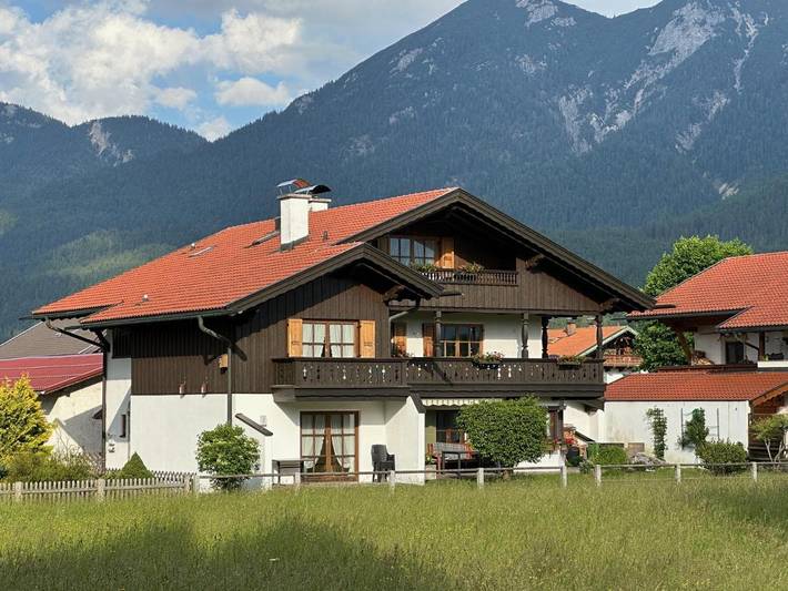 Vakantiewoning voor 2 personen, with balkon and uitzicht as well as sauna aan de Walchensee