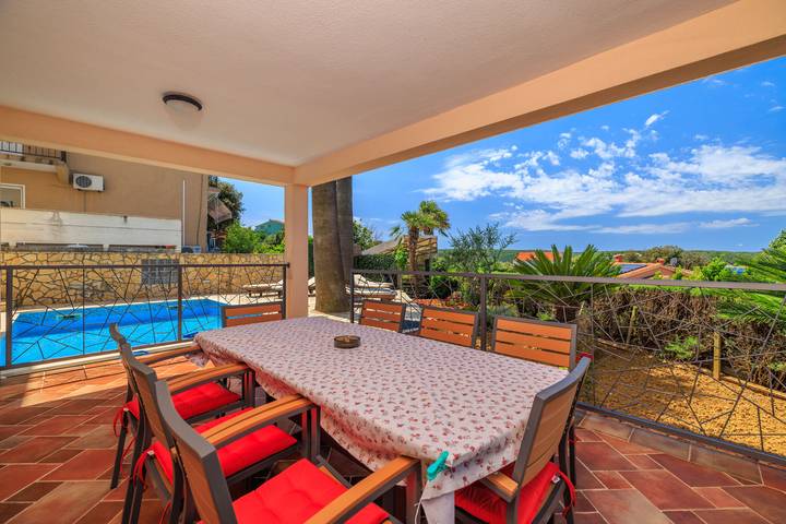 Ferienhaus für 8 Personen, mit Sauna auf Rab