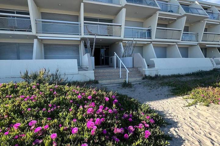 Apartamento entero, Fully renovated duplex with air conditioning, sea view and beach access! in Carnon-Plage, Mauguio
