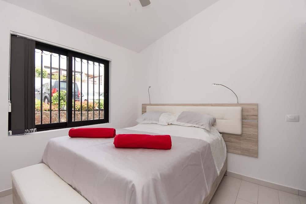 Villa Las Flores by Tenerife Villas Online Co Uk in San Eugenio Alto, Adeje