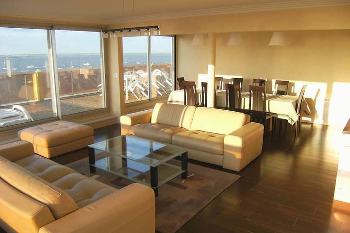 Appartement entier, Arcachon Eyrac Front de mer Appartement 120M2 avec grande terrasse privative in Arcachon, Région d'Arcachon