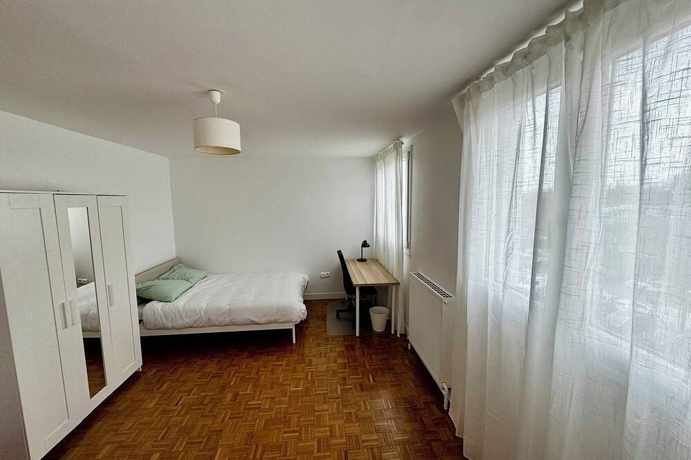 Entire apartment, Apartment Créteil, 20 minutes from Paris by metro 8 in Créteil, Val-de-Marne