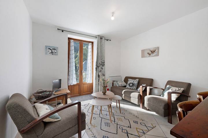 Ganze Wohnung, Apartment 'St Colomban Des Villard' mit Bergblick und privater Terrasse in Saint-Colomban-des-Villards, Region Saint-Jean-de-Maurienne