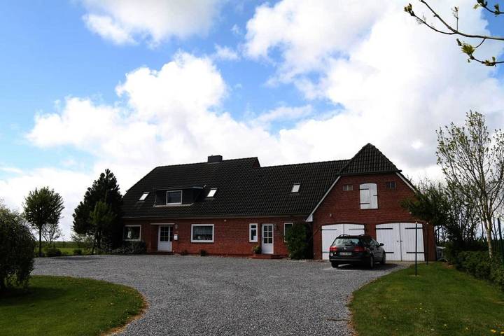 Ferienwohnung für 4 Personen, mit Balkon und Terrasse sowie Garten und Ausblick in Neukirchen (Südtondern)
