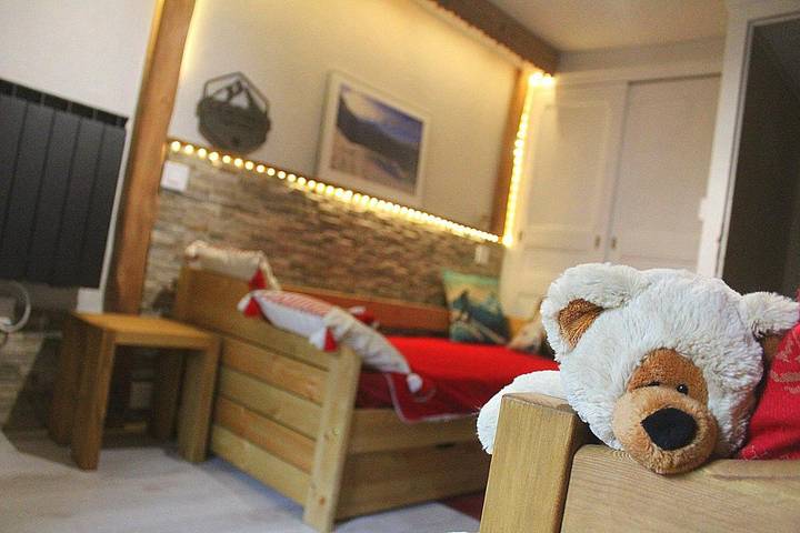 Location de vacances pour 2 personnes, avec terrasse ainsi que jardin et vue à Modane