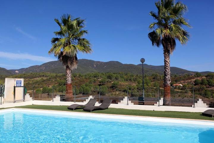 Hôtel pour 2 personnes, avec Terrasse et Jardin ainsi que Piscine et Vue