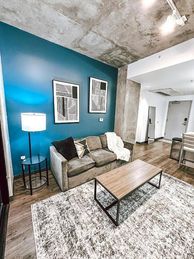 Ferienwohnung für 8 Personen, mit Pool und Balkon - 1