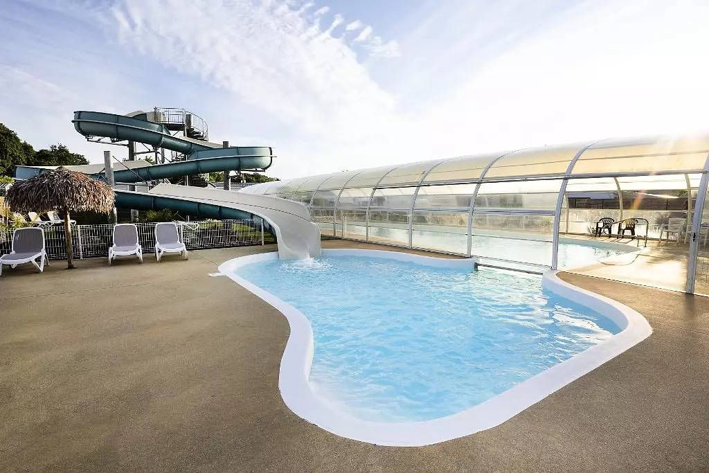 Mobilheim Detente -  2 Zimmer überdachte Terrasse + Tv 4 Personen in Saint-Molf, Côte d'Amour