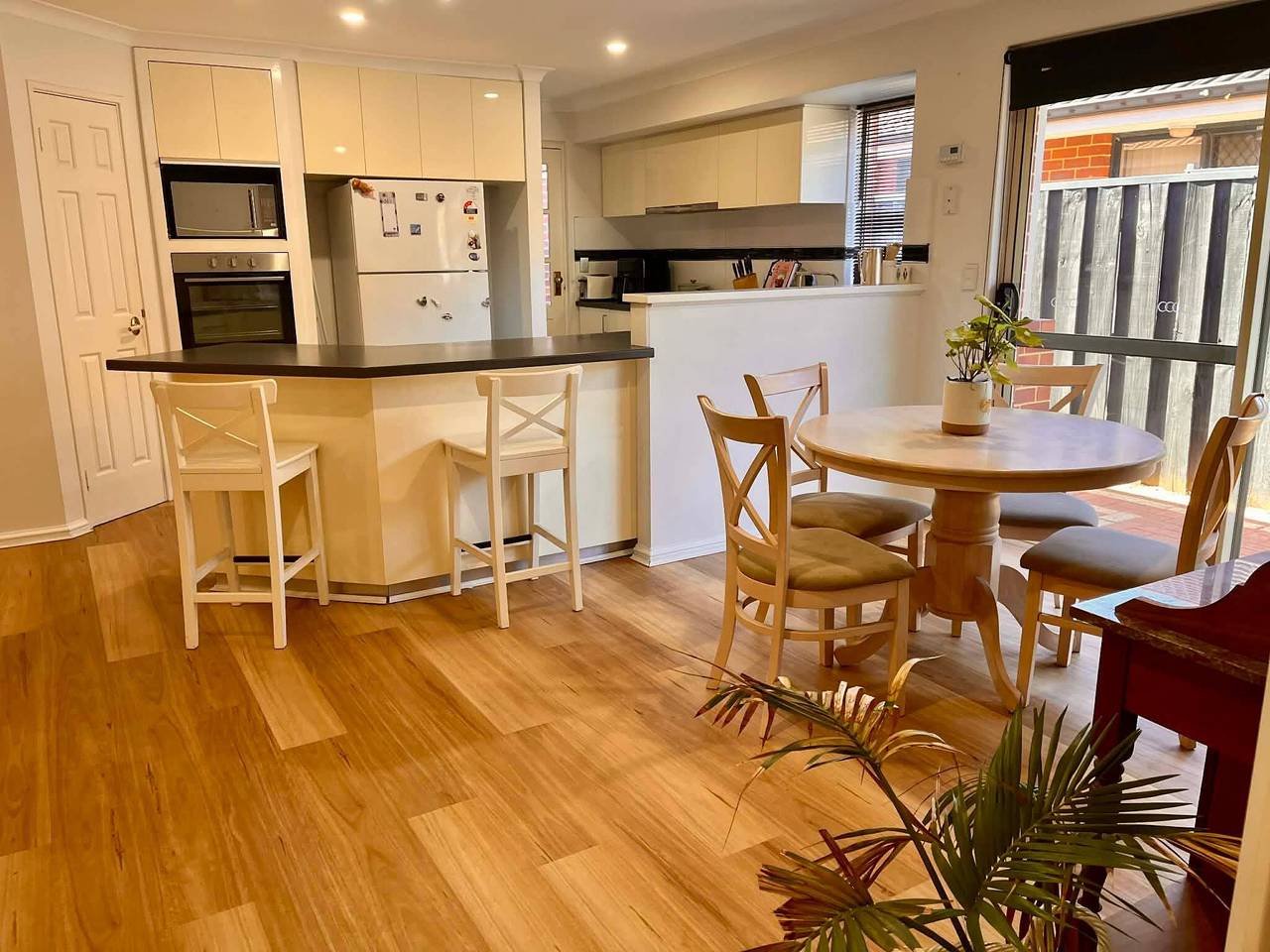 The Family Circle - close to shops, parks, train, quiet, private, great for kids in Perth, Western Australia