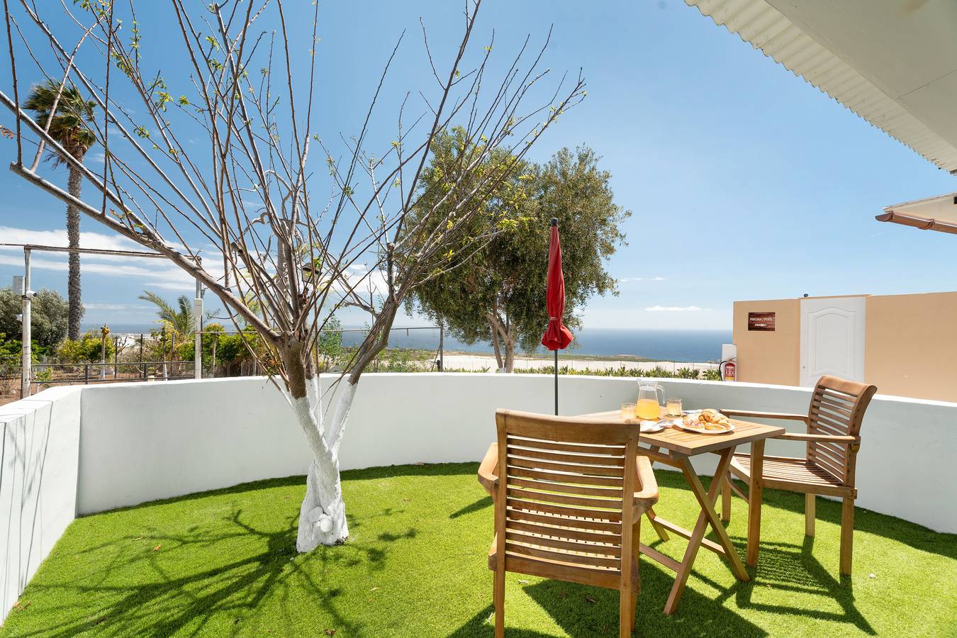 Apartamento entero, Vacaciones 'Beautiful Sea View and Pool Finca 4' con piscina compartida, terraza privada y Wi-Fi in Adeje, Tenerife Sur