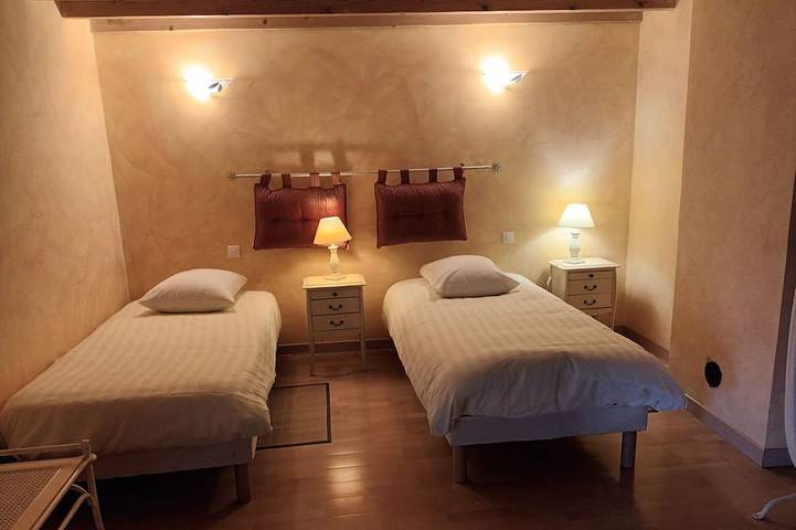 Gîte 3 étoiles " Logis des 4 fleurs" in Région de Chartres