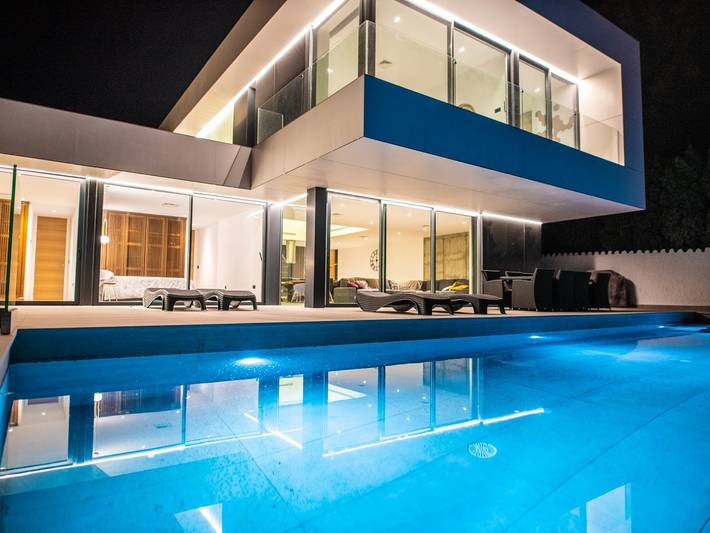 Ferienhaus für 12 Personen, mit Balkon/Terrasse und Meerblick sowie Pool in Salobreña - 2