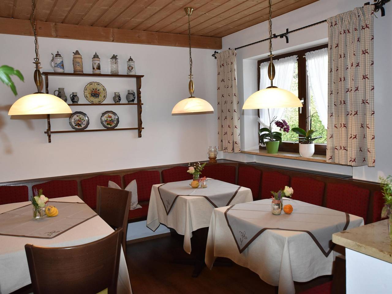 Ganze Ferienwohnung, Gästehaus Bergfrieden - Ferienwohnung Susanne (Hund auf Anfrage) in Bad Bayersoien, Romantische Straße