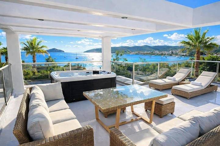 Ferienhaus für 6 Personen, mit Balkon und Whirlpool sowie Garten und Sauna