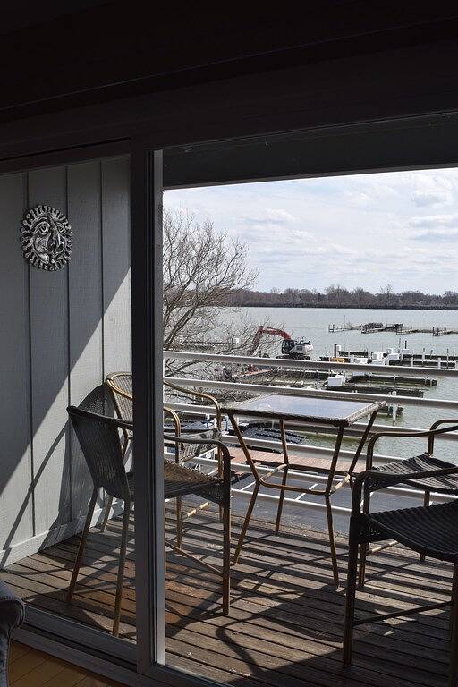 Ganze Wohnung, Außergewöhnliche 2Br Condo mit All Waterfront Views-Spaziergang in die Stadt, Jet Express Fähre! in Port Clinton, Eriesee