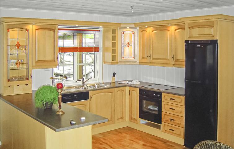 Ferienhaus für 8 Personen mit Garten in Sykkylven