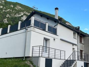 Cottage pour 8 personnes, avec jardin ainsi que terrasse et vue à Niaux