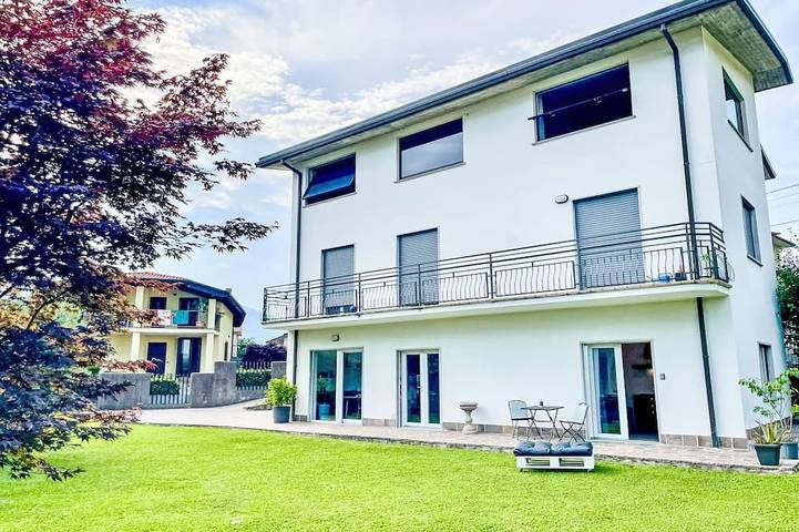 Appartamento per 4 persone, con giardino in Comune di Abbadia Lariana