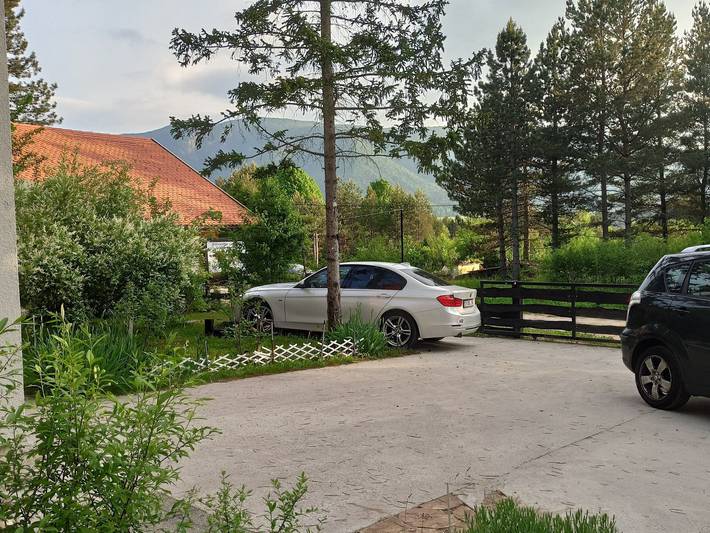 Ferienwohnung für 2 Personen, mit Garten und Ausblick sowie Seeblick an den Plitvicer Seen