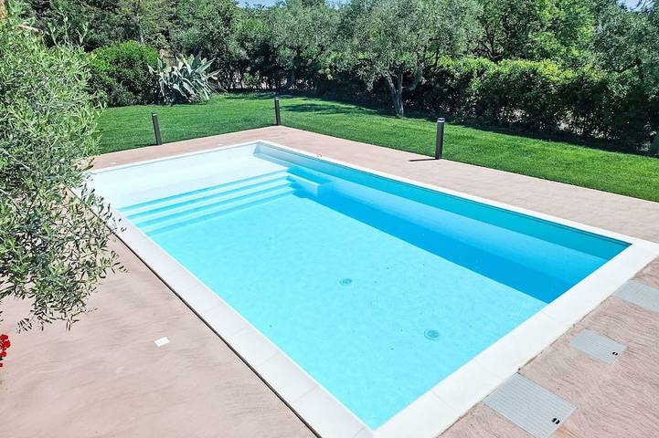 Villa for 10 people, with garden and hot tub - 1