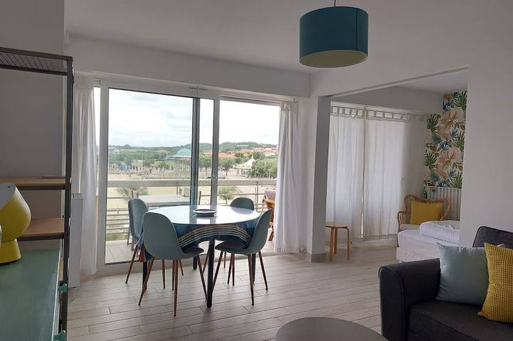 Gîte pour 4 personnes, avec terrasse dans Office De Tourisme D Anglet - 4