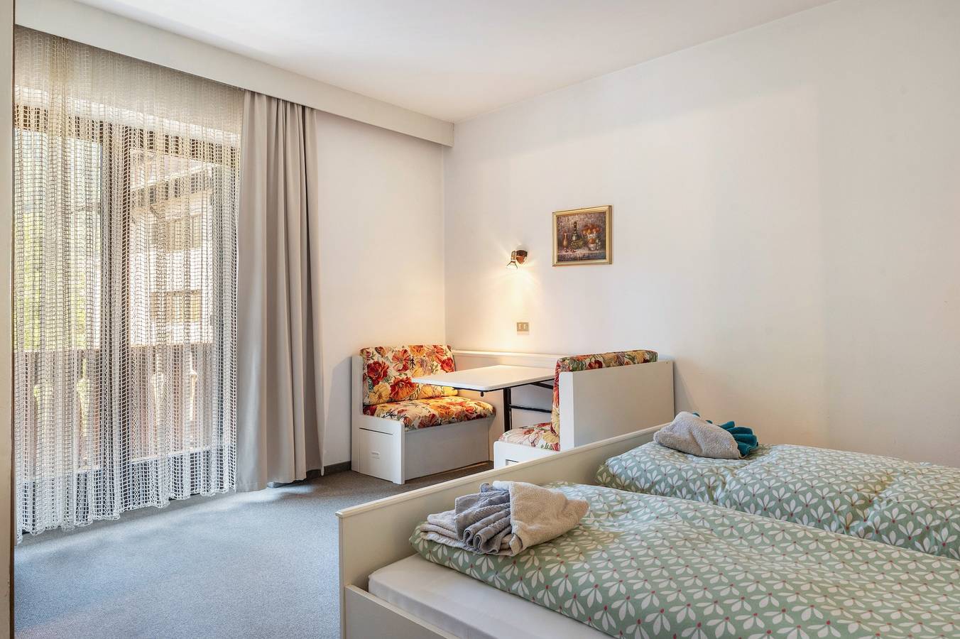 Biobauernhof Toellerhof  'Zimmer 2' mit Bergblick, Gemeinschaftspool und Wi-Fi in Algund, Texelgruppe