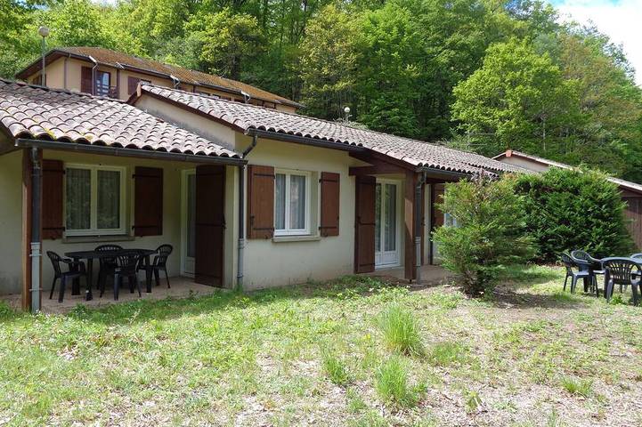 Maison de vacances pour 4 personnes, avec jardin ainsi que jacuzzi et terrasse