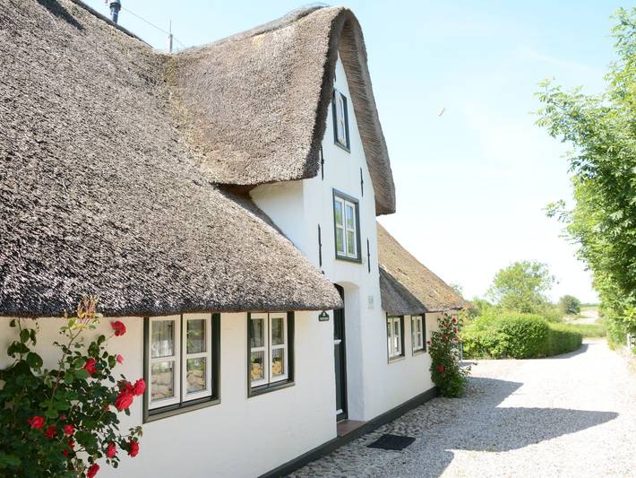 Ferienhaus für 3 Personen, mit Terrasse und Garten in Midlum