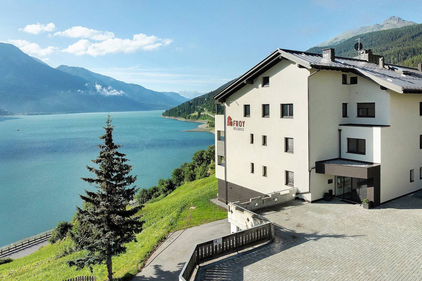 Hel lägenhet, Residence Froy Apartment 11 – Mountain View, Whirlpool & Breakfast Included in Lake Rèsia, Graun