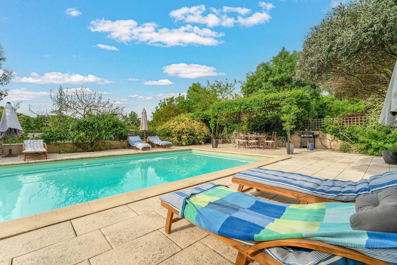Cottage „Luxury Lodge für 2 Personen“ mit Gemeinschaftspool, Wlan und Klimaanlage in Lussan, Nimes und Umgebung