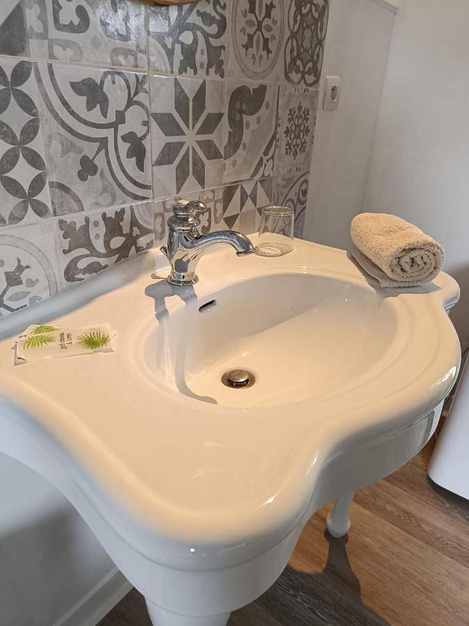 Location de vacances pour 2 personnes, avec piscine ainsi que jacuzzi et jardin, animaux acceptés à Deaux - 3