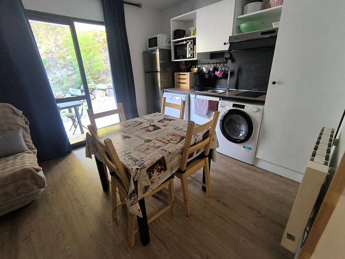 Apartamento entero, Estudio 'Studio tout équipé' con piscina y zona de bienestar in Jausiers, Parque nacional de Mercantour
