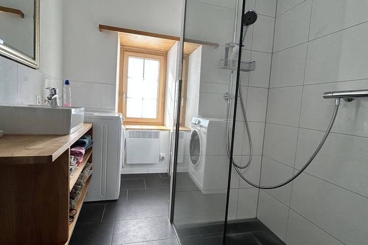 Ganze Wohnung, Tgesa communala Mon Appartement/Fewo, Dusche, Wc, 2 Schlafräume in Mon (Albula), Albula (Graubünden)