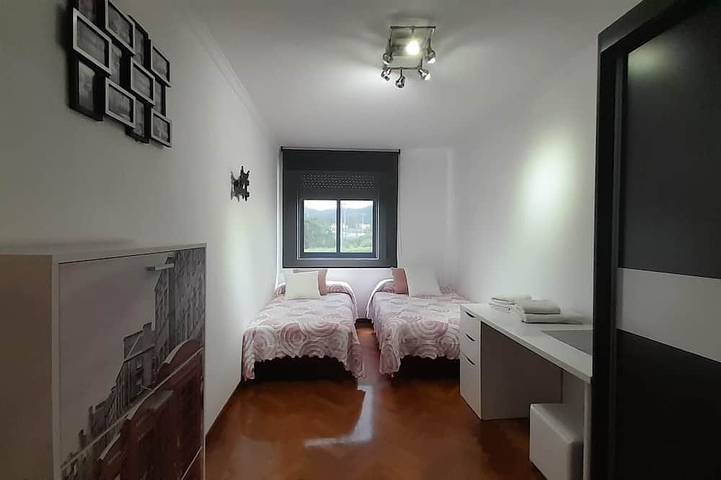 Ganze Wohnung, Apartment-Sleeps6-Parking-Terrace in Vilagarcía, Vilagarcía de Arousa