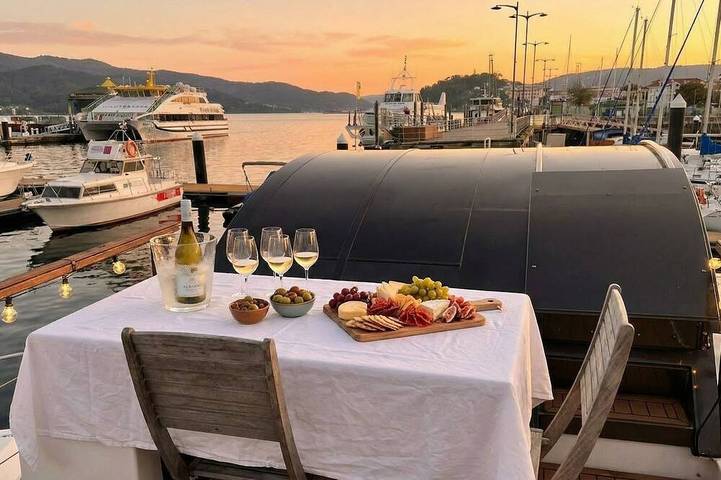 Casa flotante para 6 personas, con balcón - 1
