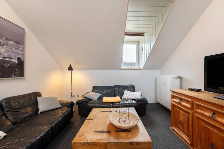 Appartamento intero, Appartamento 'Alte Stadtvilla' con giardino privato e Wi-Fi in Neuwied, Osteifel