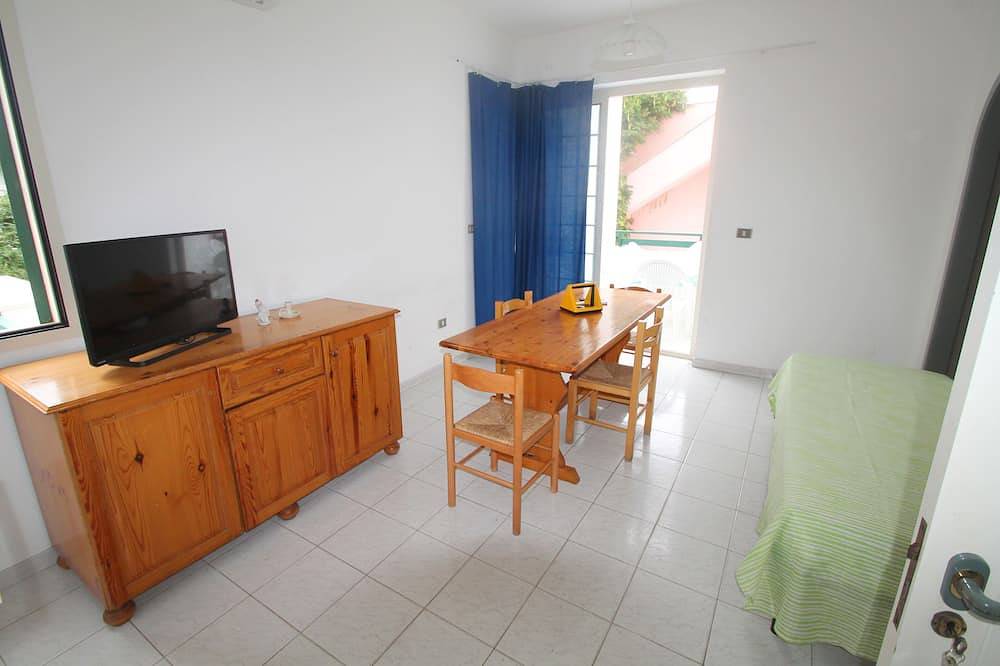 Apartamento entero, Baia Verde, apartamento en villa a 100 metros de las playas de arena. in Baia Verde, Golfo de Tarento