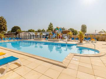 Mobil home pour 4 personnes, avec jacuzzi ainsi que bassin pour enfant et piscine à La Plaine-sur-Mer