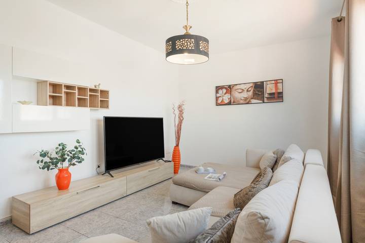 Ferienhaus 'Unidad 2' mit Bergblick und WLAN in Uga, Yaiza