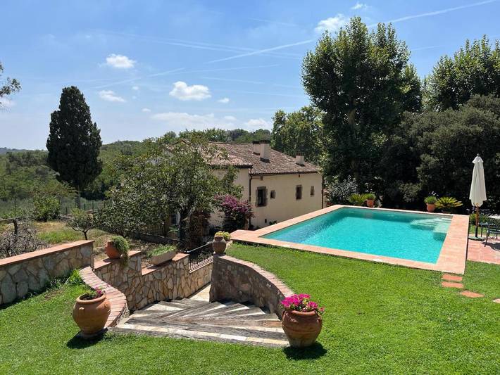 Casa rural para 3 personas, con jardín además de piscina y vistas en Valles Oriental