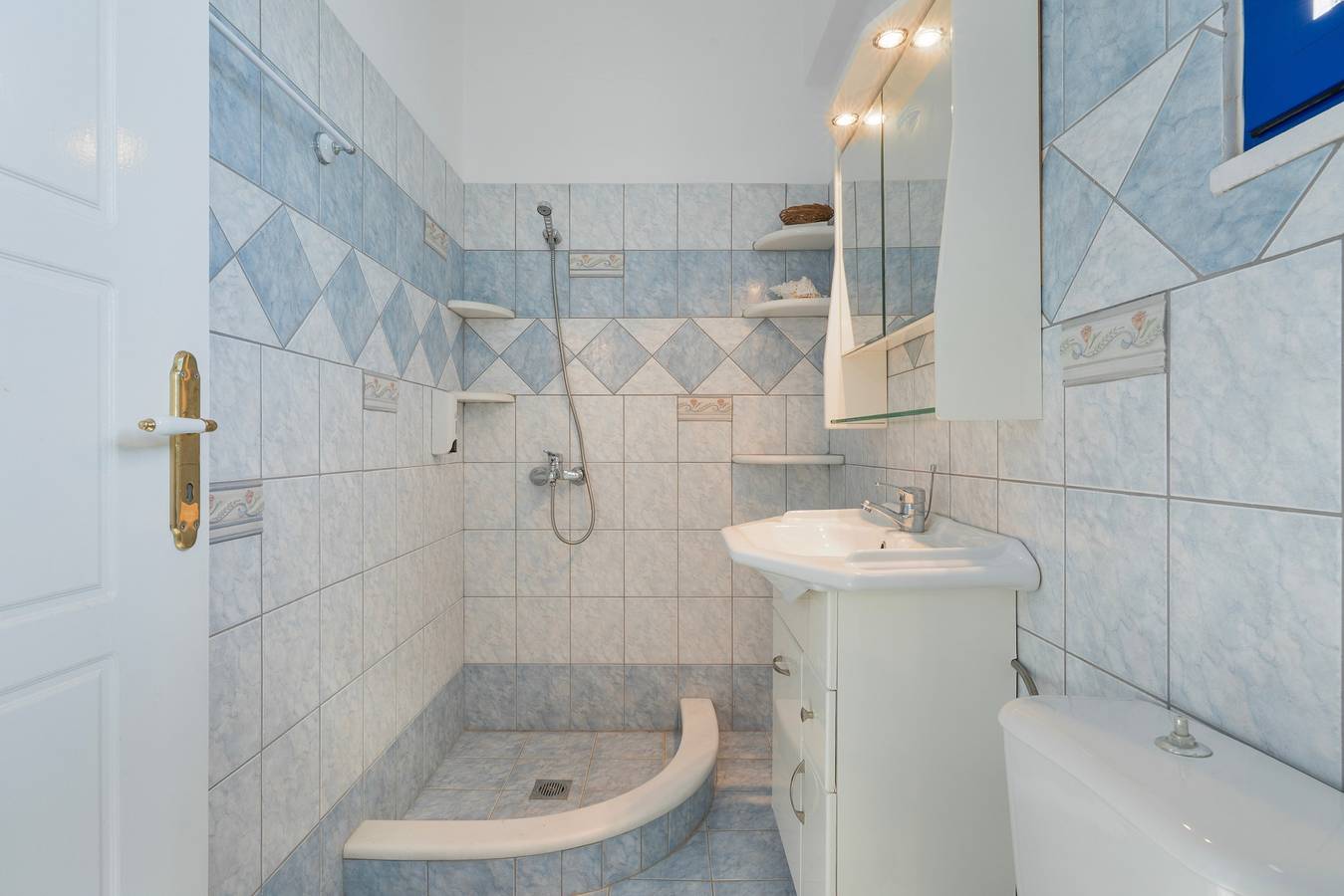 Vakantiehuis 'Blue Window Seaview Maisonette' met Zeezicht, Wifi en Airconditioning, foto 12