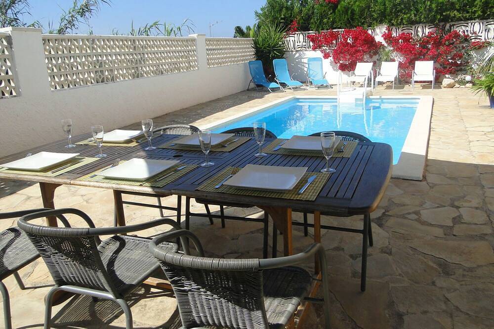 Freistehende Villa, Privatpool + Internet innerhalb von 10 Min zu Fuß zum Strand in Vinaròs, Costa del Azahar