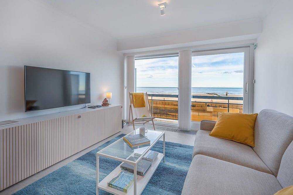 Hel lejlighed, 1 bedroom awesome apartment in Oostende in Oostende by, Oostende