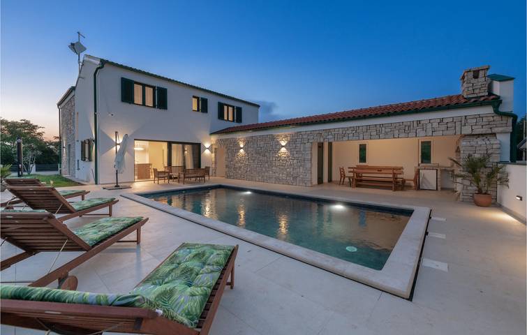 Ferienhaus für 7 Personen, mit Terrasse und Garten - 1