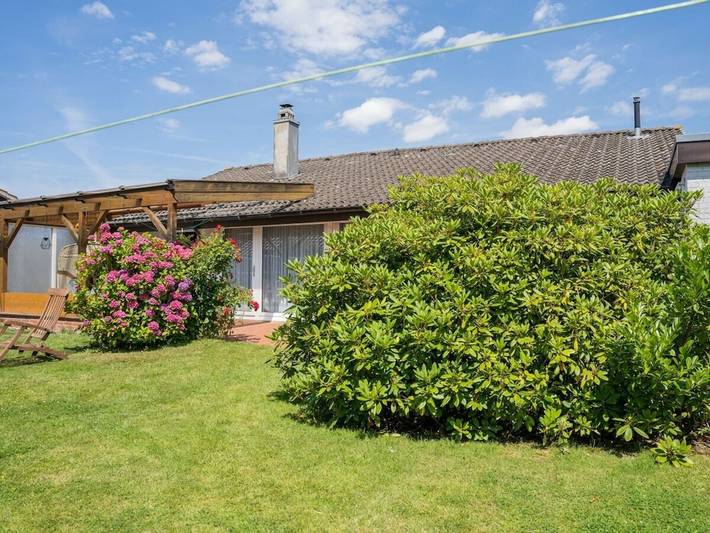 Ferienhaus für 5 Personen, mit Terrasse und Garten, kinderfreundlich in Büsumer Deichhausen