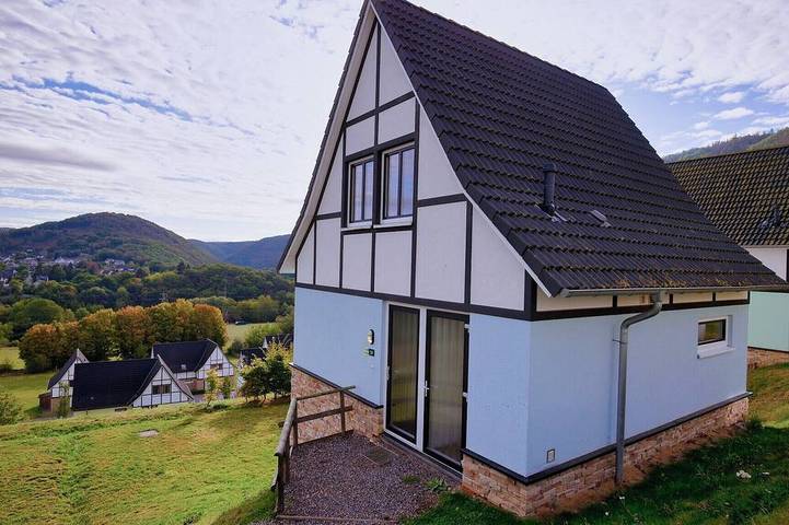 Villa mit pool für 8 Personen, mit Balkon und Pool, mit Haustier in Nordrhein-Westfalen