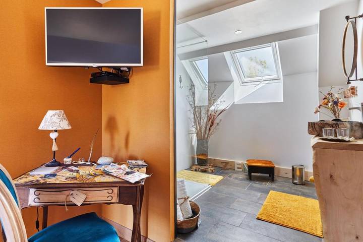 Gîte pour 2 personnes, avec jacuzzi ainsi que piscine et jardin à Surville - 4