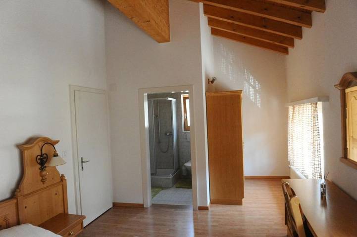 Hôtel pour 2 personnes, avec vue et jardin, adapté aux familles dans Brigue - 2